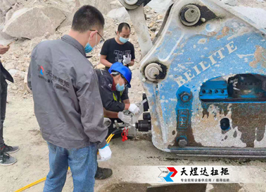 汽油機液壓扳手泵站在礦山地應用