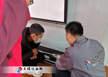 中交二航局 全套扭矩設備